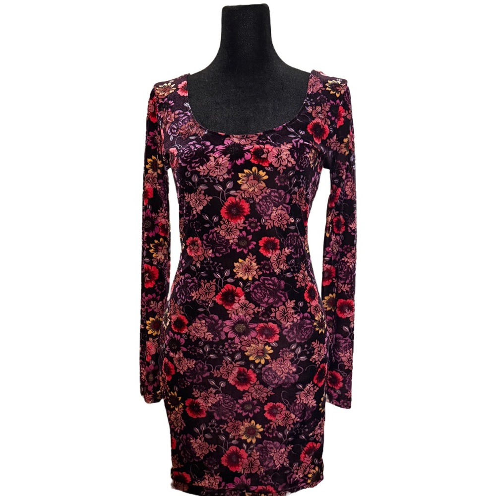 “Candie’s” Vintage Y2K Floral Long Sleeve Dress